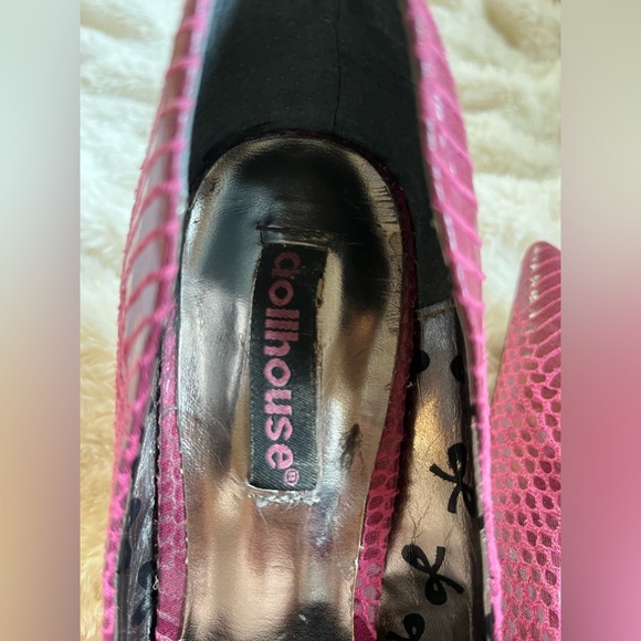 Dollhouse fuchsia pumps.👠 Size 7.5 Excellent Condition! - Picture 6 of 6